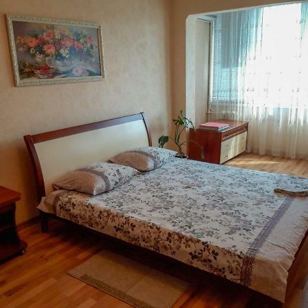 Apartment On Livoberezna Metro Station Киев Екстериор снимка