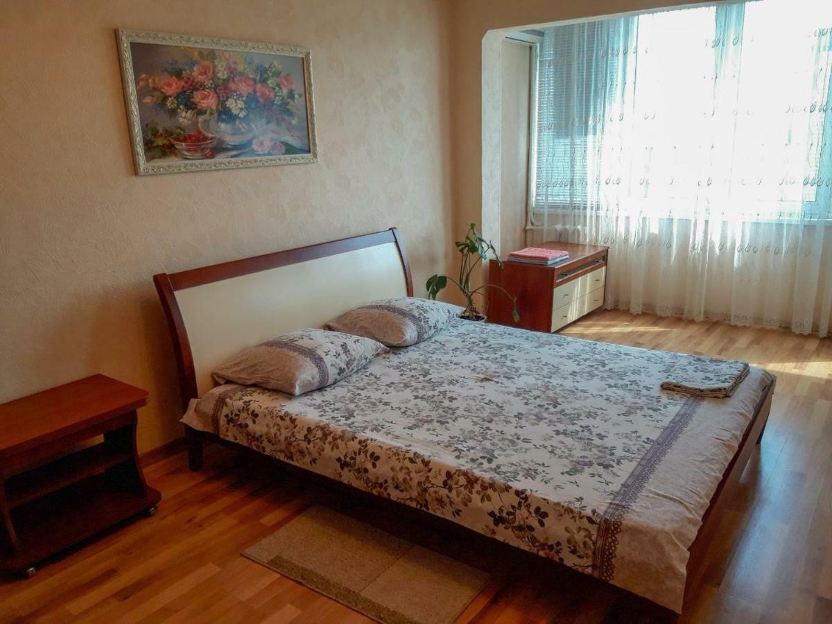 Apartment On Livoberezna Metro Station Киев Екстериор снимка